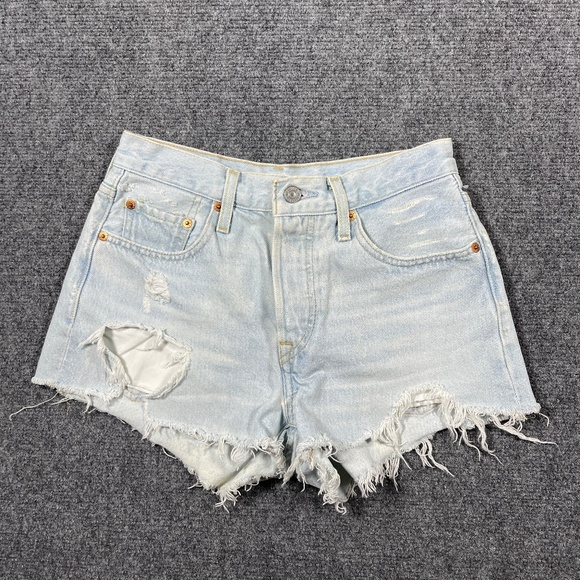 Levis 501 Distressed Cut Off Denim Shorts Womens Size 24 Light Wash Blue 0674 - Picture 1 of 7